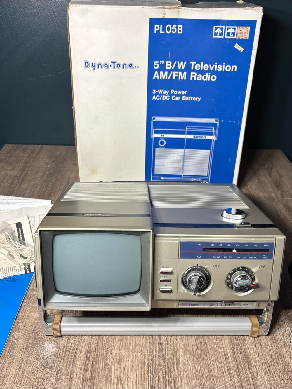 Vintage Samsung Dyna-Tone Portable 5” B/W Television AM/FM Radio NEW